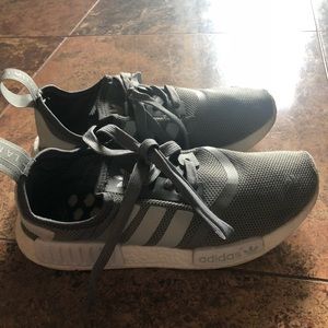 Super cute ladies gray Adidas sneakers